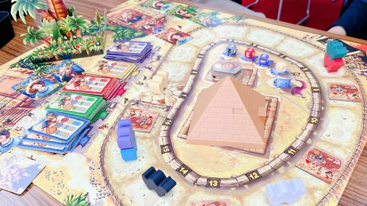 ボードゲームのキャメルアップ